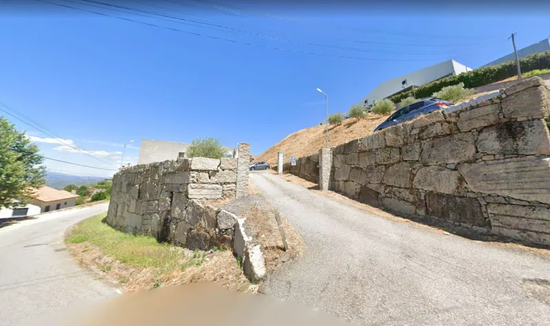 Muros no Laticínios Paiva em Lamego