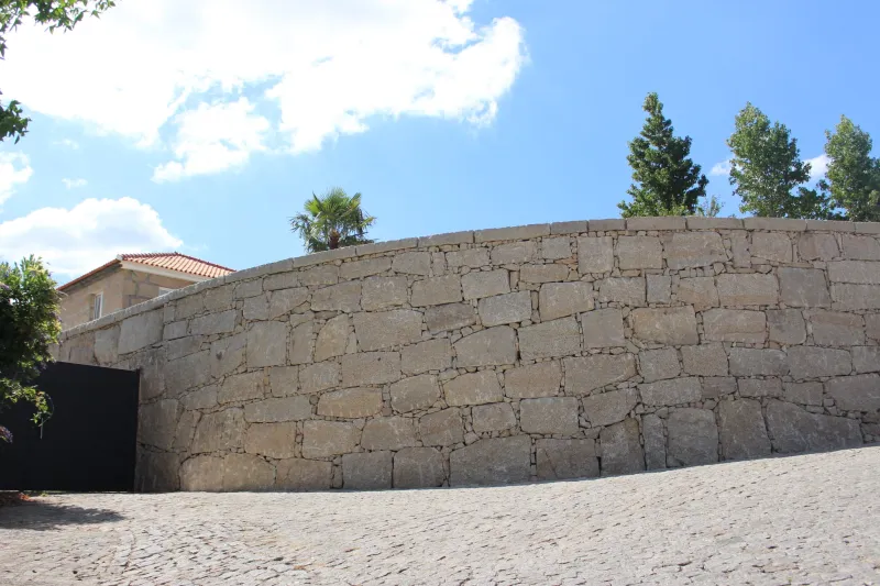 Obra: Muro de vedação em Habitação