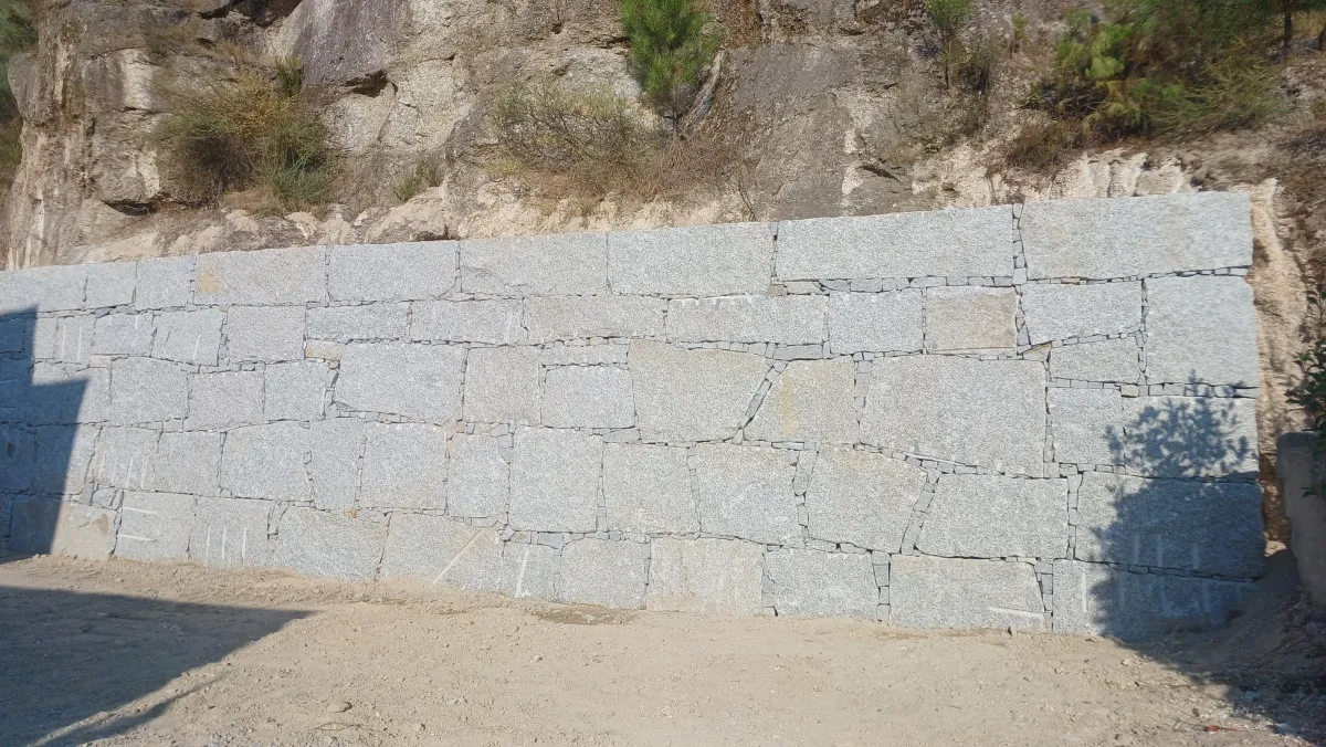 Construção de Muros em Pedra