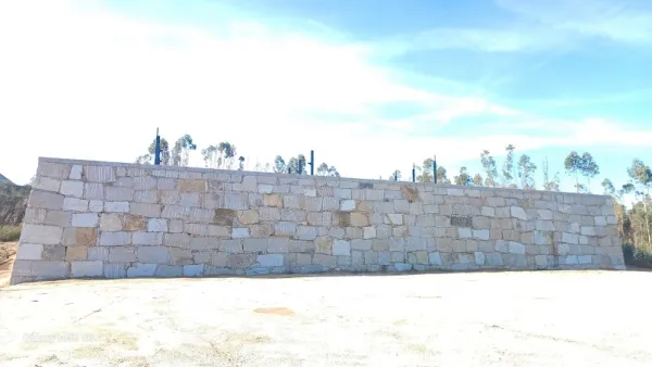 Serviço Construção de Muros em Pedra - Início do Projeto